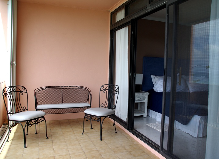 Balconyeastfurn